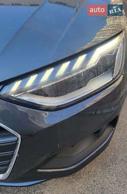 Седан Audi A4 2023 в 