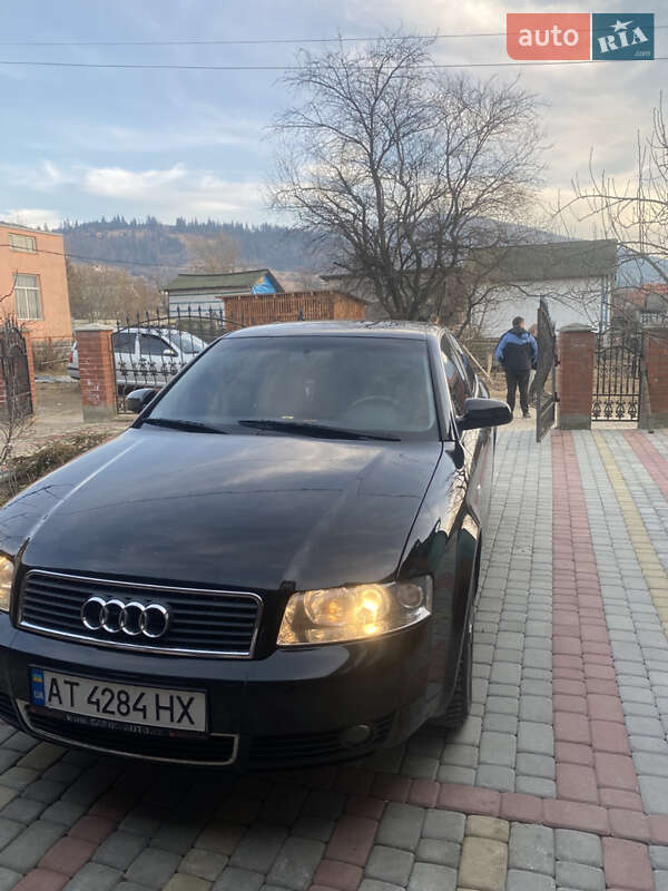 Седан Audi A4 2002 в Лазещине
