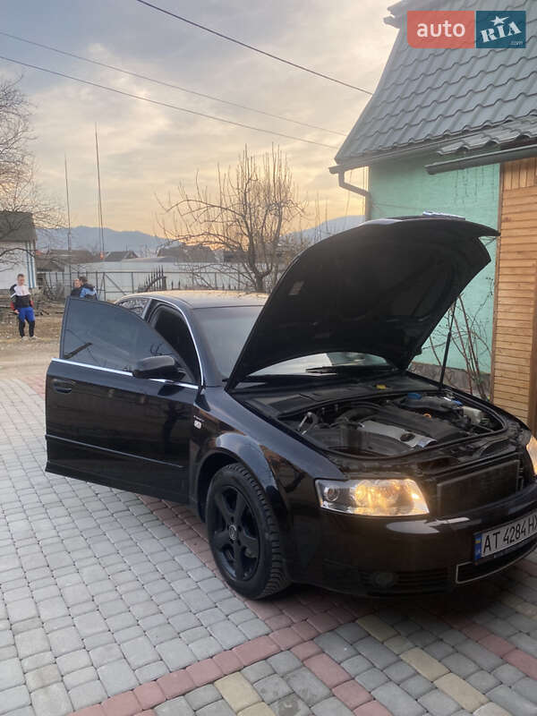 Седан Audi A4 2002 в Лазещине