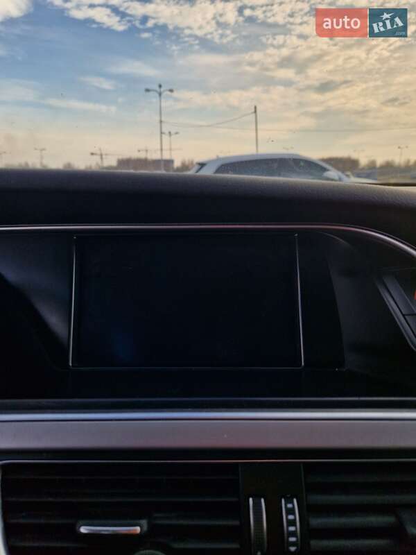 Седан Audi A4 2013 в Львове