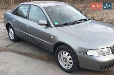 Седан Audi A4 2000 в Черновцах