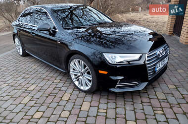 Седан Audi A4 2016 в 