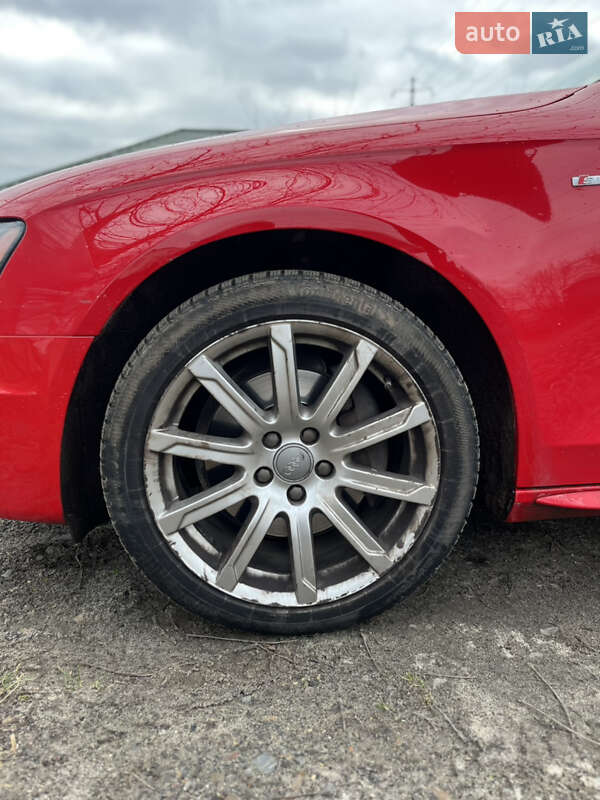 Седан Audi A4 2011 в Львове