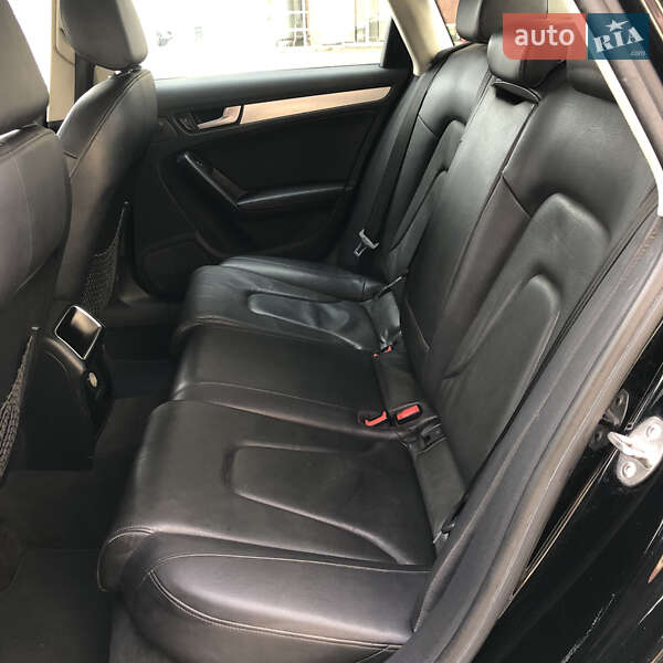 Седан Audi A4 2012 в Днепре