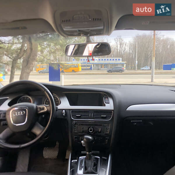 Седан Audi A4 2012 в Днепре