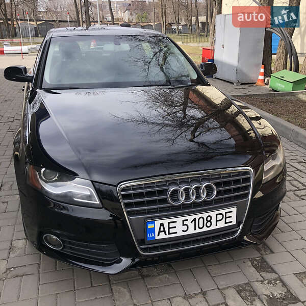 Седан Audi A4 2012 в Днепре