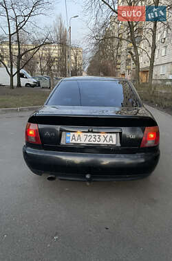 Седан Audi A4 1995 в 