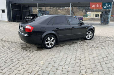 Седан Audi A4 2004 в 