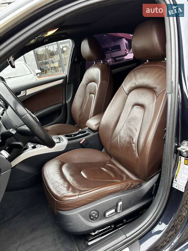 Седан Audi A4 2015 в Стрию
