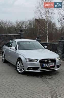 Седан Audi A4 2012 в Львові