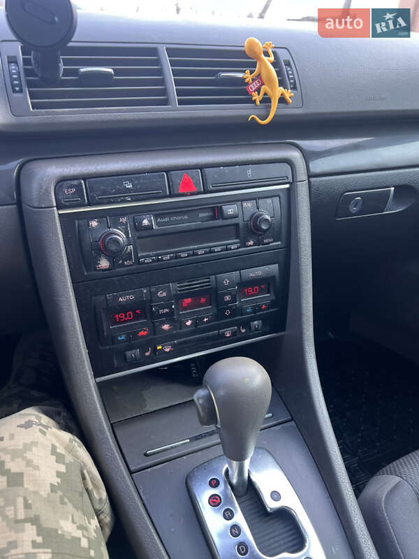 Седан Audi A4 2001 в Самборе