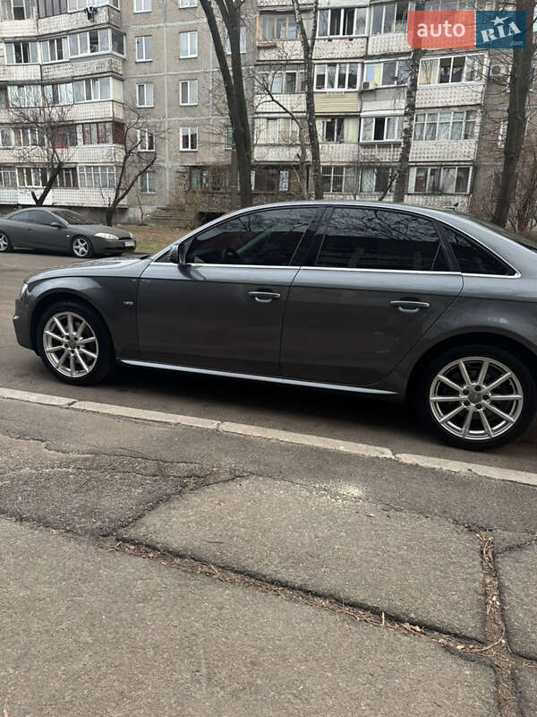 Седан Audi A4 2014 в Черкассах