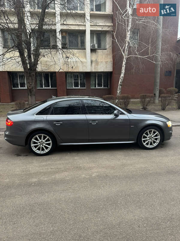 Седан Audi A4 2014 в Черкассах