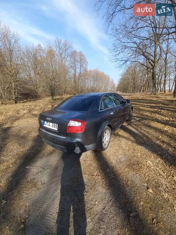 Седан Audi A4 2001 в Коростене