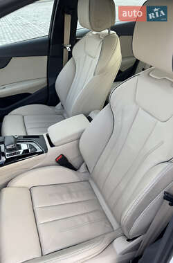Седан Audi A4 2020 в 