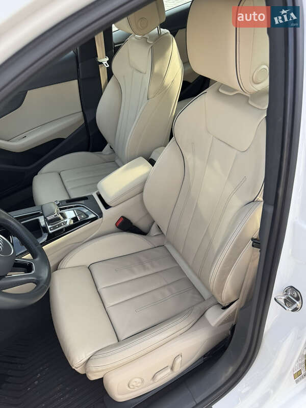 Седан Audi A4 2020 в Киеве