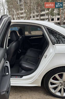Седан Audi A4 2014 в 