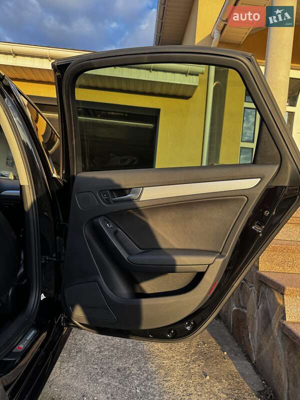 Седан Audi A4 2013 в Житомирі