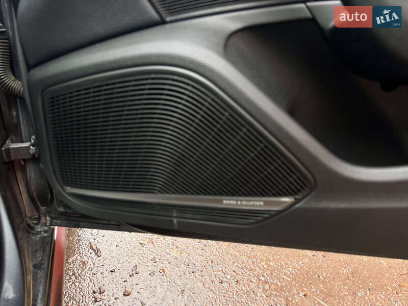 Седан Audi A4 2017 в Ужгороде