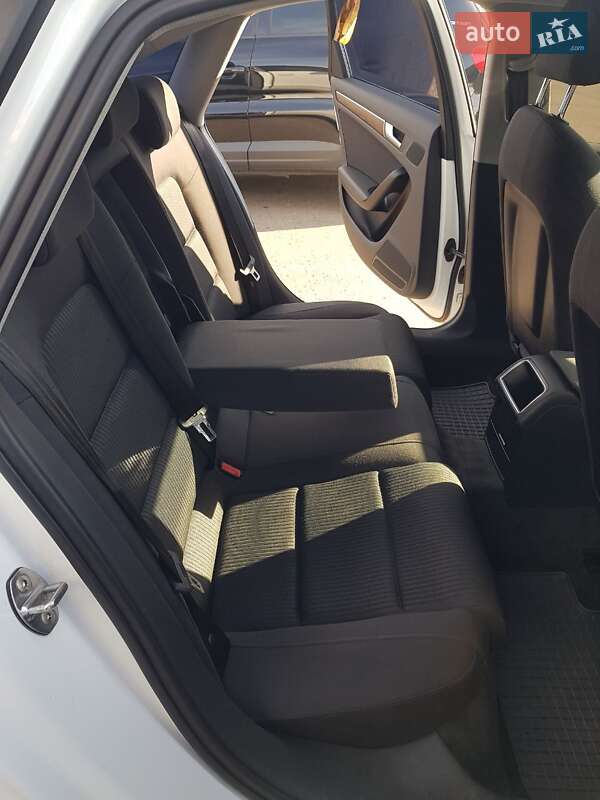 Седан Audi A4 2012 в Черкассах