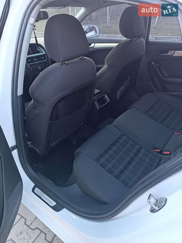 Седан Audi A4 2012 в Павлограде