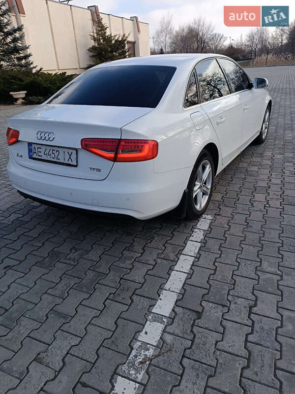 Седан Audi A4 2012 в Павлограде