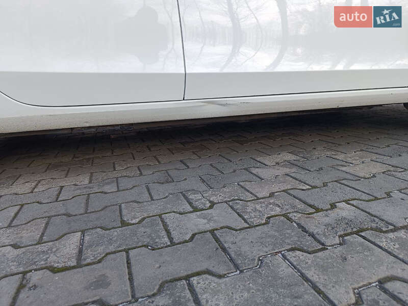 Седан Audi A4 2012 в Павлограде