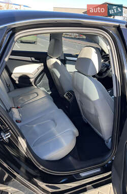 Седан Audi A4 2012 в Луцке