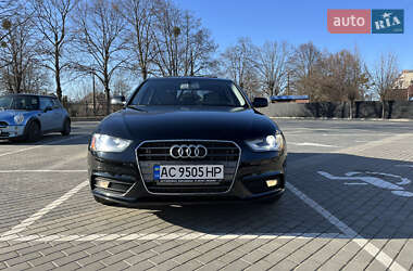 Седан Audi A4 2012 в Луцке
