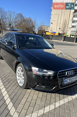 Седан Audi A4 2012 в Луцке