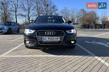 Седан Audi A4 2012 в Луцке