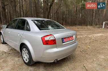 Седан Audi A4 2004 в 