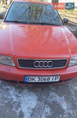 Седан Audi A4 1996 в Дубні