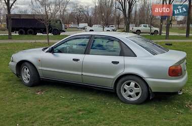 Седан Audi A4 1995 в 