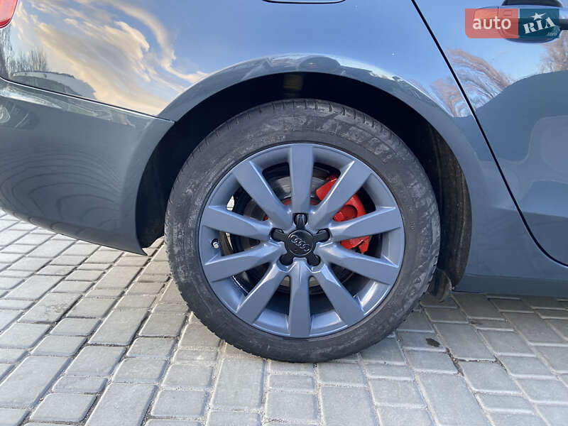 Седан Audi A4 2009 в Кропивницком