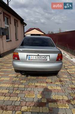 Седан Audi A4 1995 в 