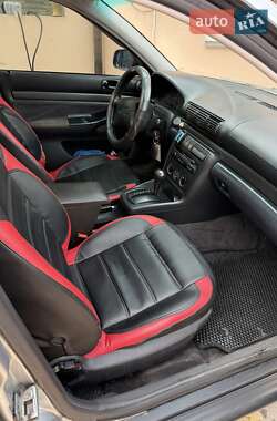 Седан Audi A4 1995 в 