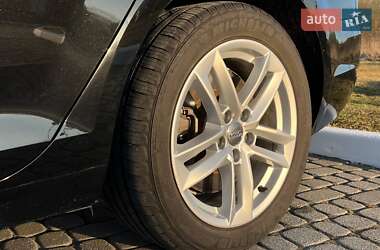 Седан Audi A4 2016 в Львове