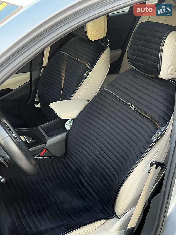 Седан Audi A4 2016 в Киеве