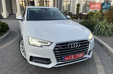 Седан Audi A4 2018 в Стрию