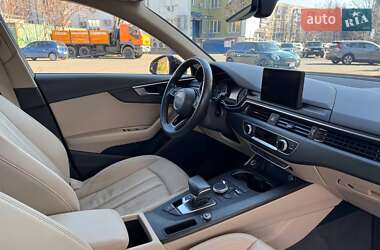 Седан Audi A4 2019 в 