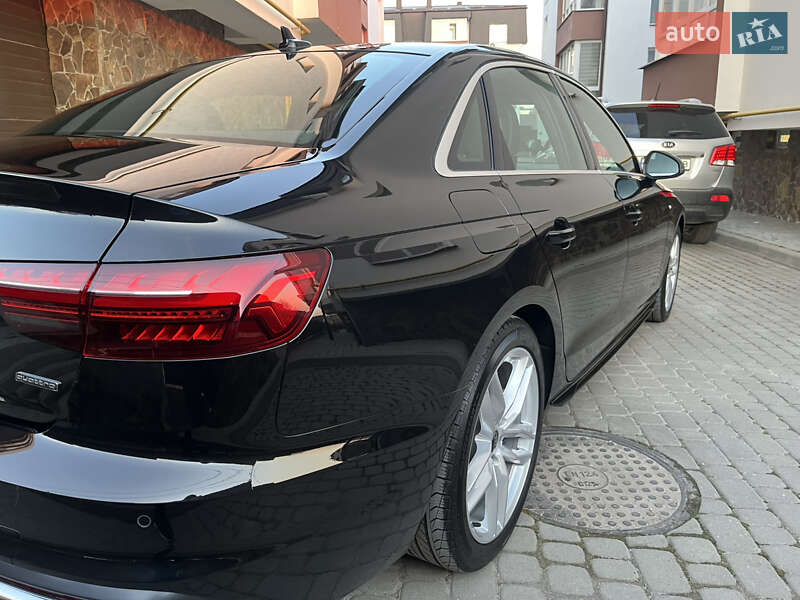 Седан Audi A4 2023 в Львові