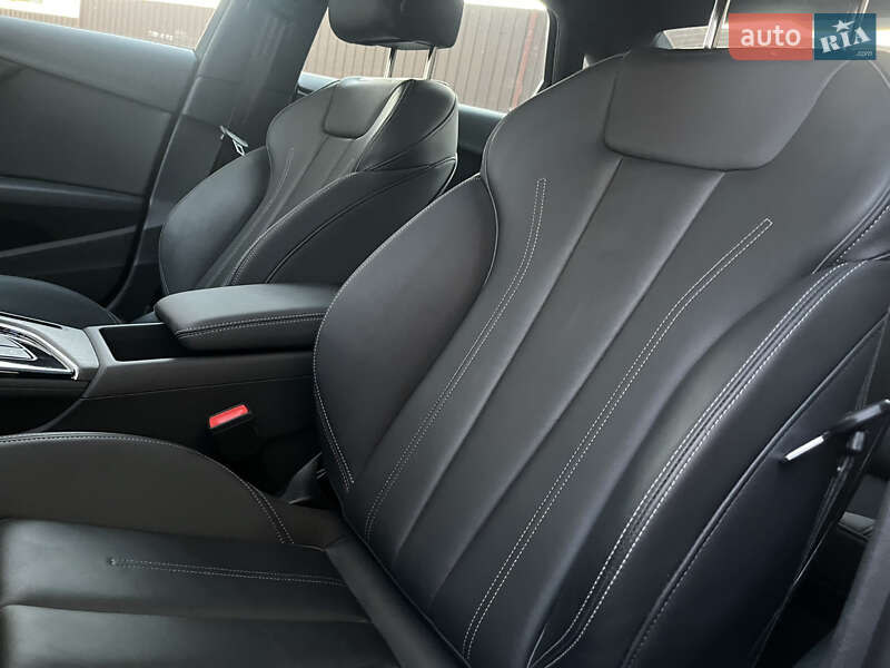 Седан Audi A4 2023 в Львові