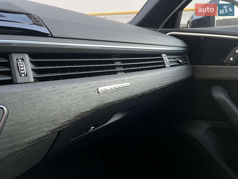 Седан Audi A4 2023 в Львові
