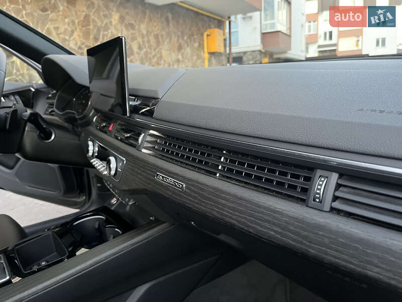 Седан Audi A4 2023 в Львові