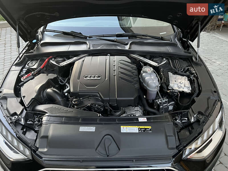 Седан Audi A4 2023 в Львові