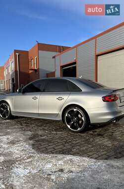 Седан Audi A4 2015 в 