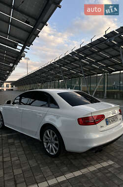 Седан Audi A4 2014 в Львове