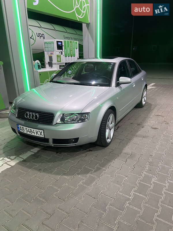Седан Audi A4 2003 в 