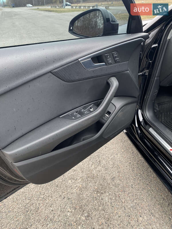 Седан Audi A4 2016 в Львове